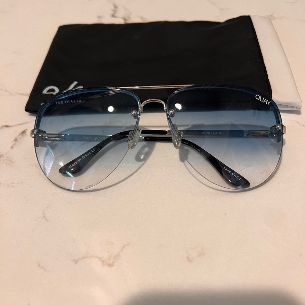 Blue fade Quay Sunglasses with case included